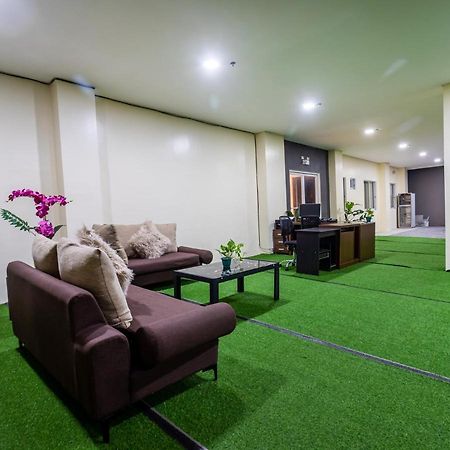 Oyo 831 Casa Maria Hotel มะนิลา ภายนอก รูปภาพ